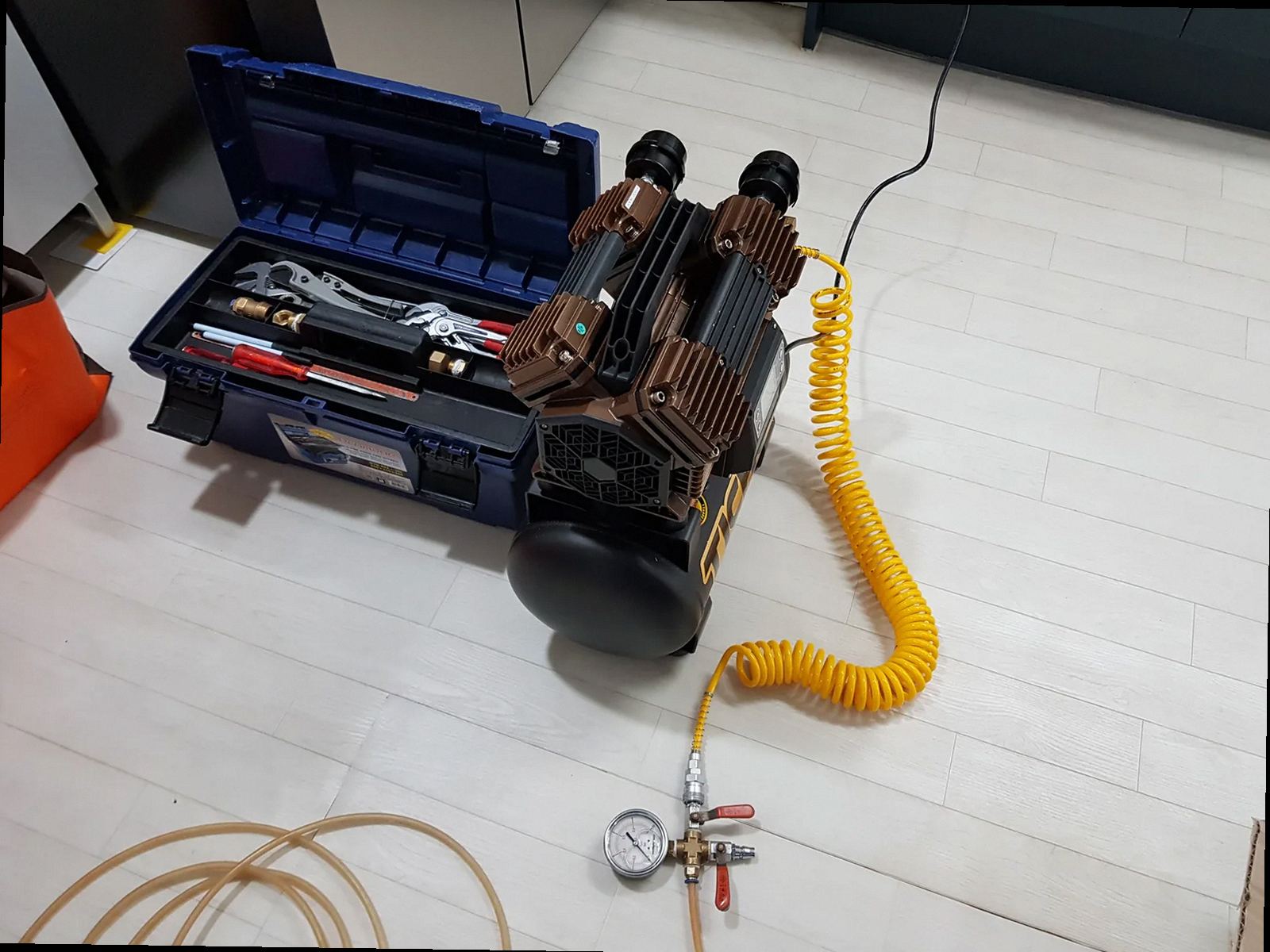 천안시 서북구 쌍용1동 누수탐지 거실 누수, 빠르게 원인 찾는 누수검사업체 안내